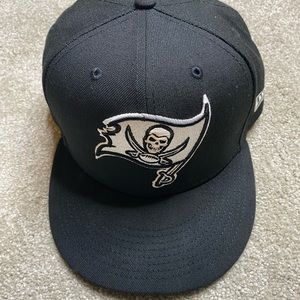 New Era 9FIFTY Tampa Bay Bucs SnapBack great condition like new